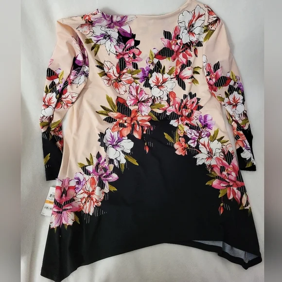 Floral Print Women's Top - Picture 3 of 7